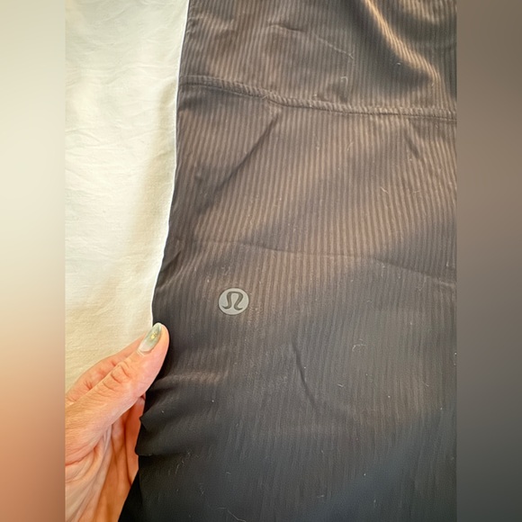 Lululemon Beyond the Studio Crop black stripe 2 - Picture 8 of 9